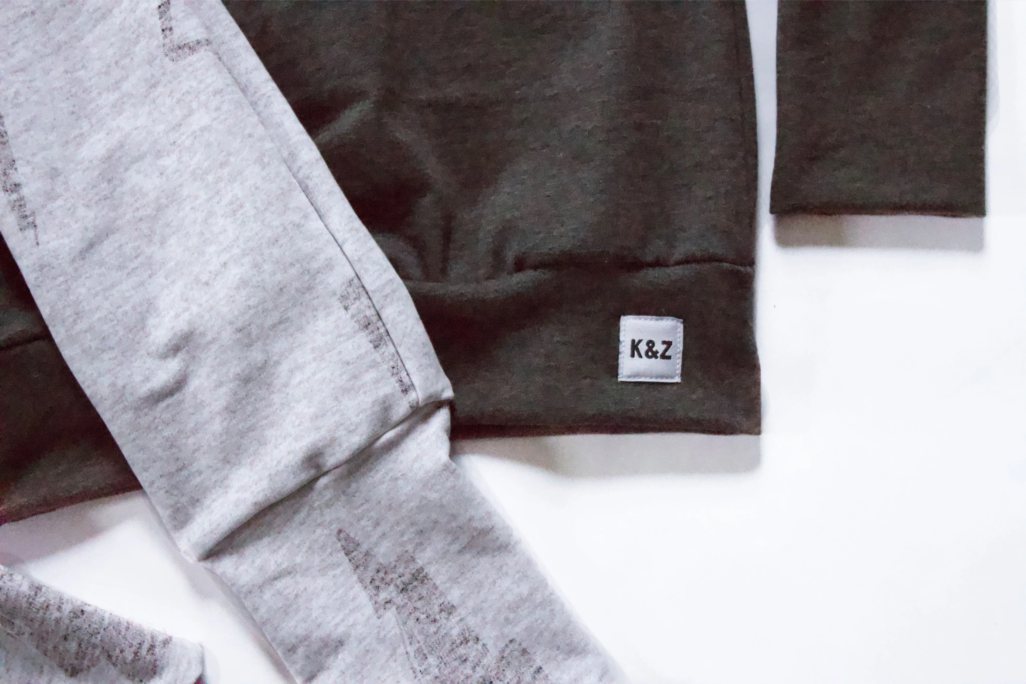 3-6y Light Grey Lightning Outfit - Grow With Me