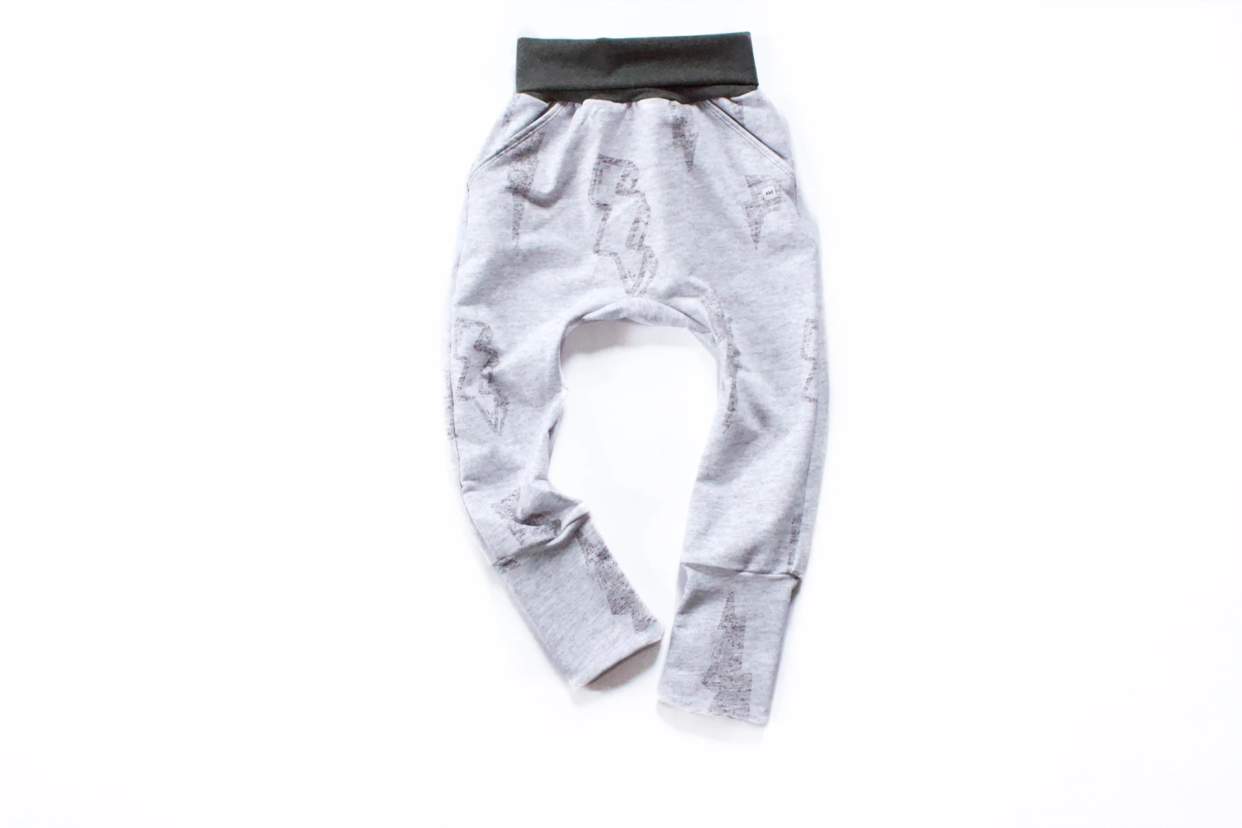3-6y Light Grey Lightning Outfit - Grow With Me