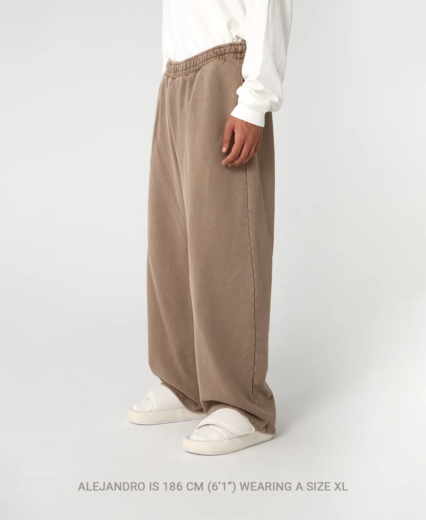 600 GSM 'Olive' Straight-leg Pants