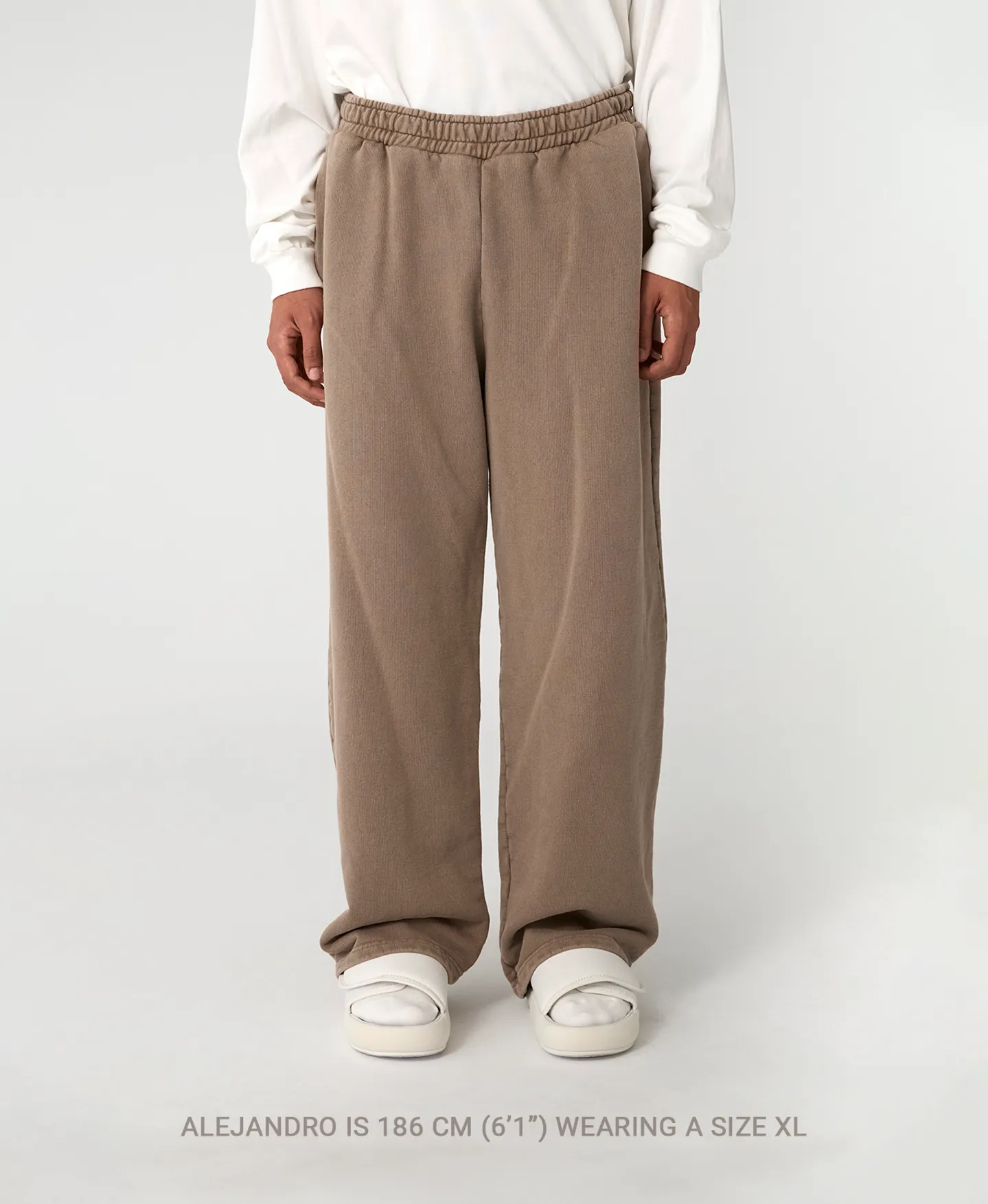 600 GSM 'Olive' Straight-leg Pants