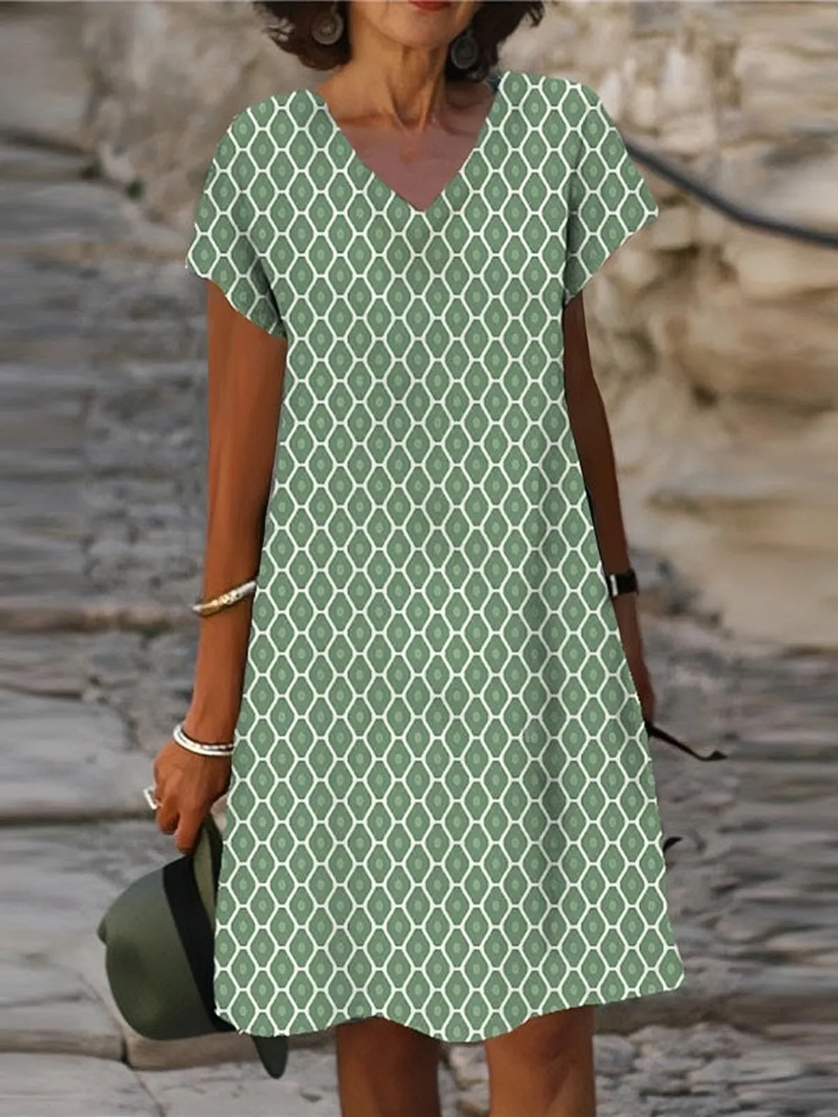 BerryBetty - Green V Neck Causal Short Sleeve Shift Dress
