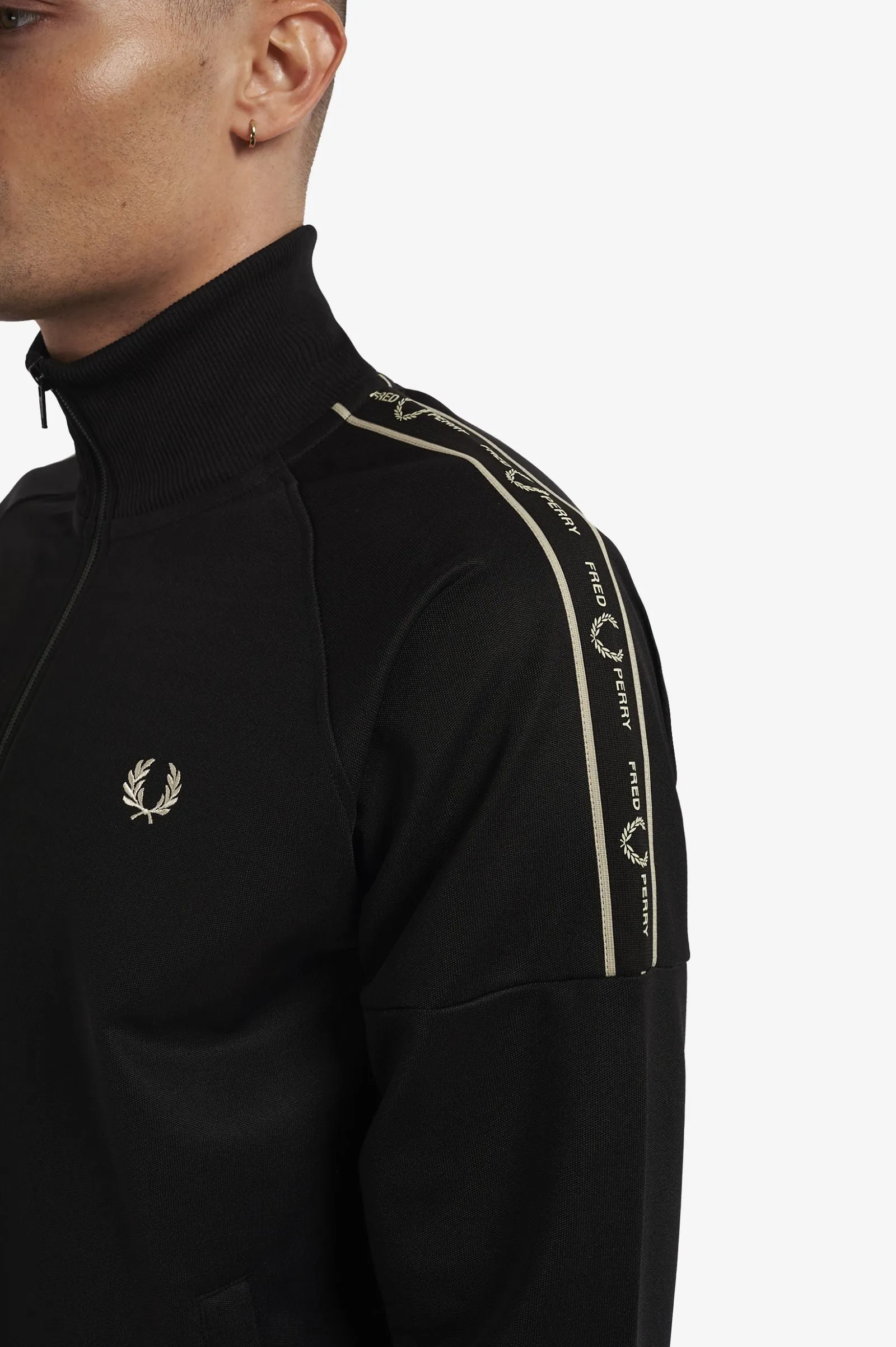 Fred Perry J4535 Taped Sleeve Track Jacket 102 Black