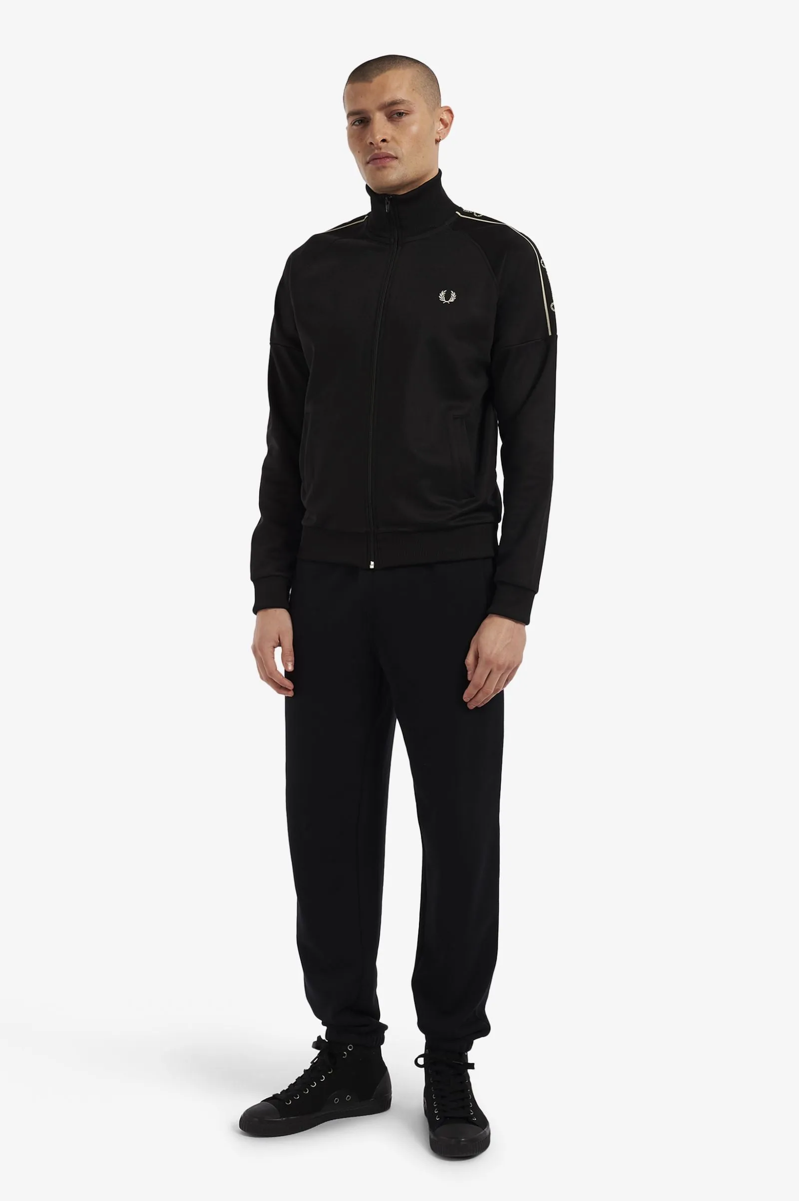 Fred Perry J4535 Taped Sleeve Track Jacket 102 Black