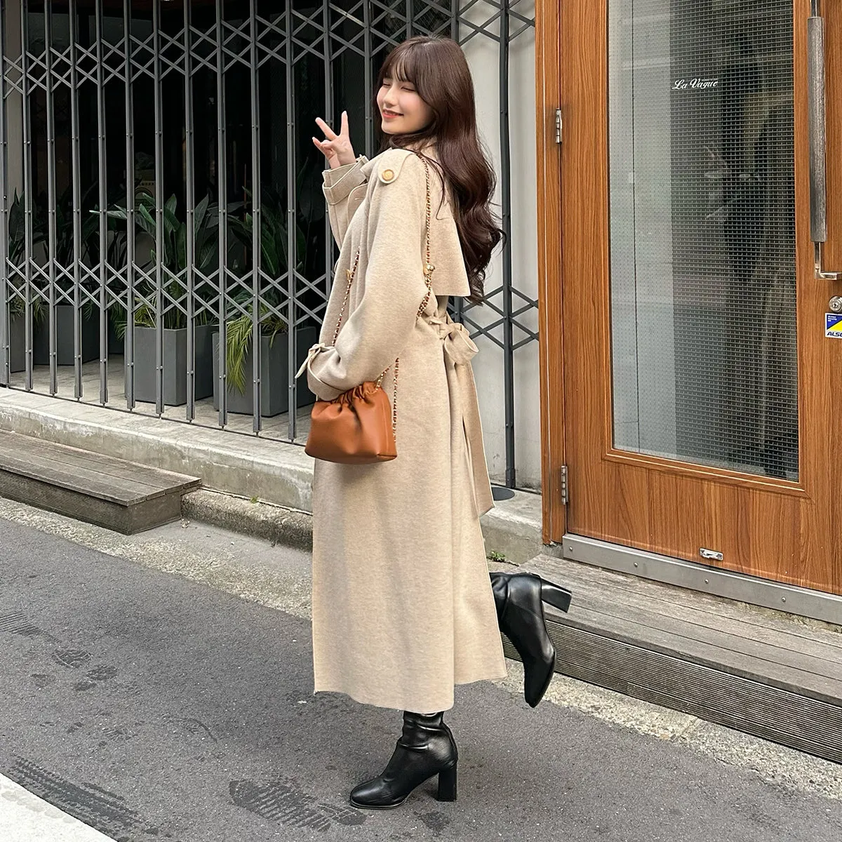 Giulia – Women’s Double-Breasted Template Collar Coat