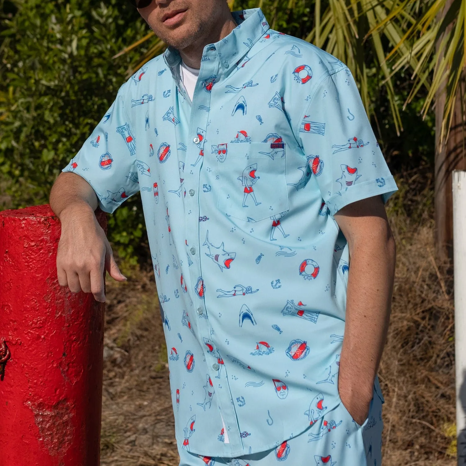 Jaws "Amity Island Welcomes You" – KUNUFLEX Short Sleeve Shirt