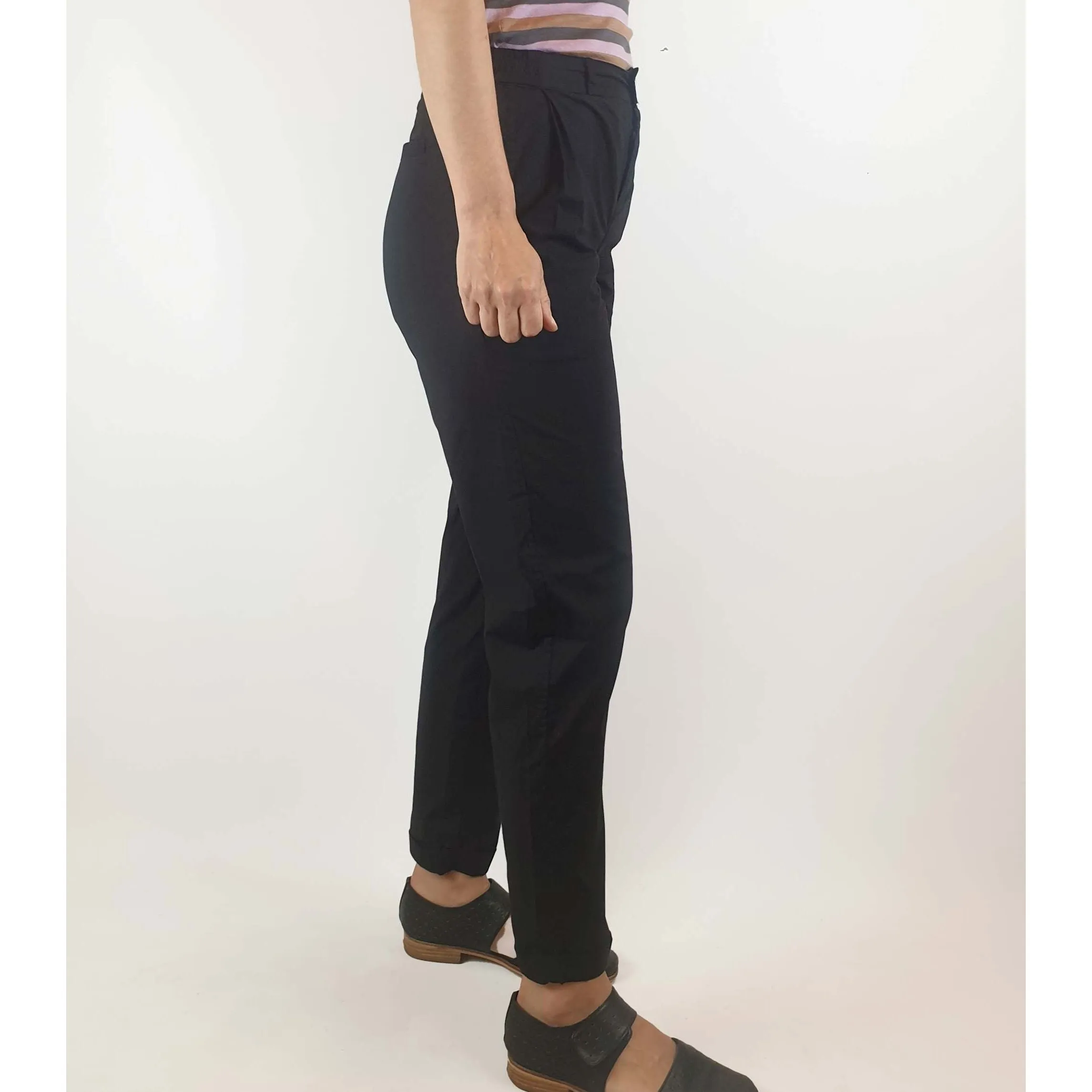 Kowtow preloved black cotton straight leg pants size XS (best fits size 8)