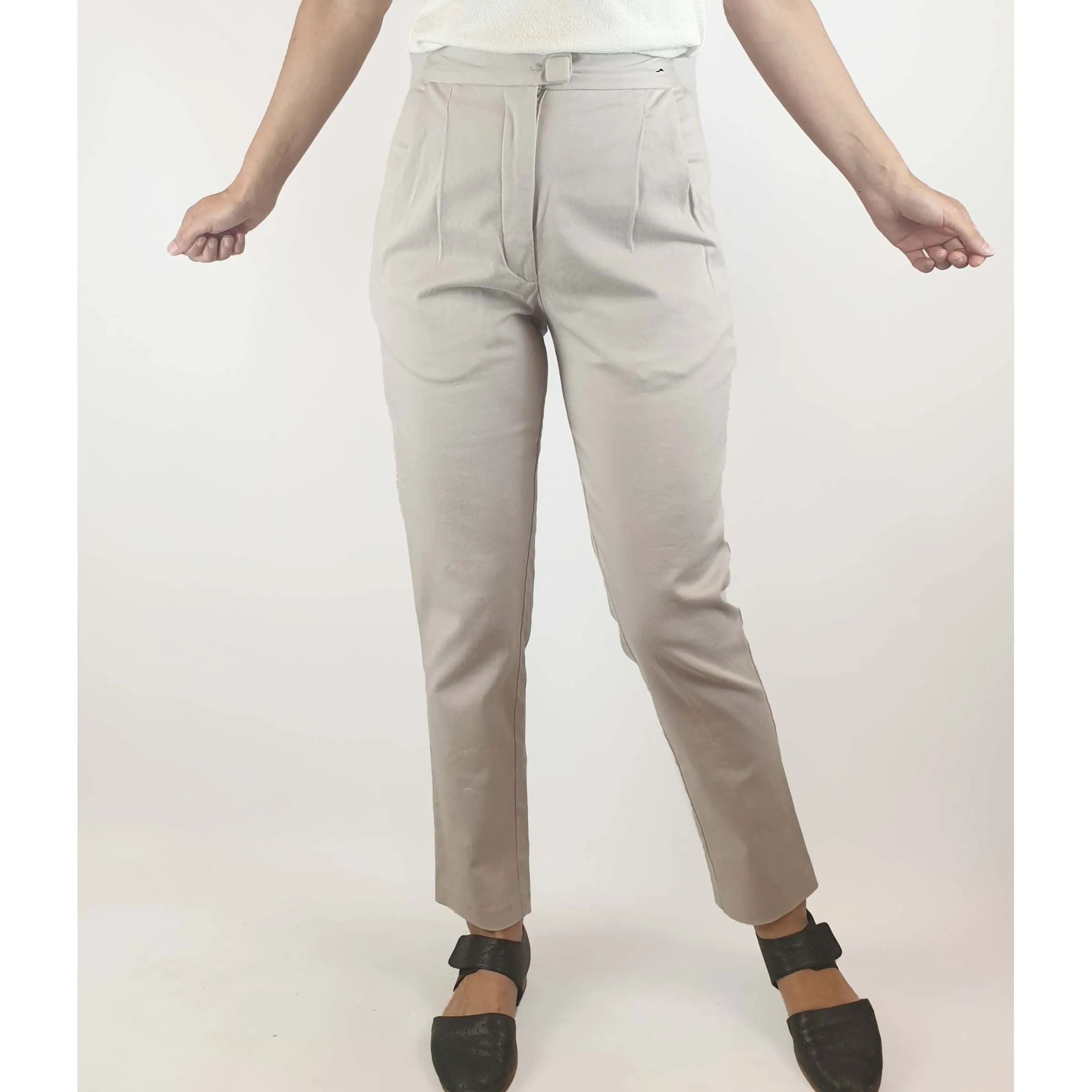 Kuwaii preloved "magic pants" in light grey size 6 (fits size 6-8)