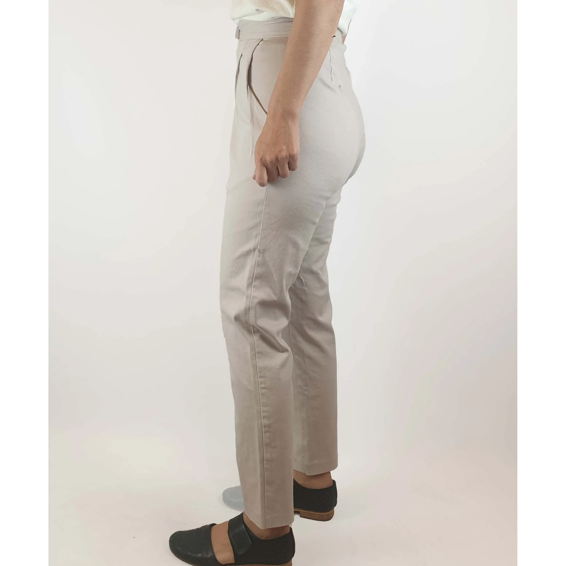 Kuwaii preloved "magic pants" in light grey size 6 (fits size 6-8)